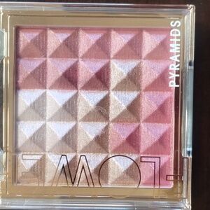 Flower shimmer blush